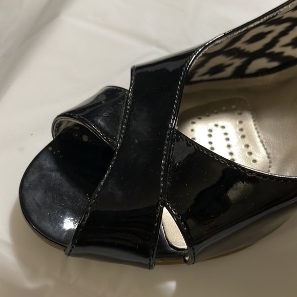 Dexflex Comfort ladies black espadrilles shoe. Shiny black, sz 10w- see pic - Picture 2 of 6